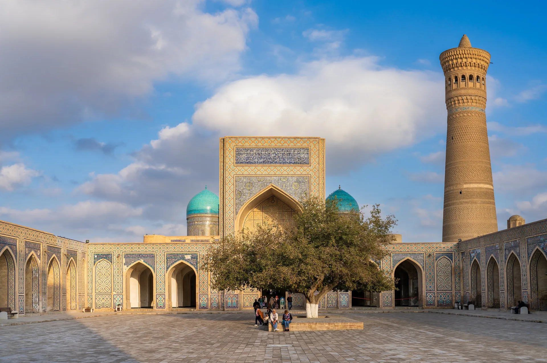 Architecture & Cities — Four cities, four characters